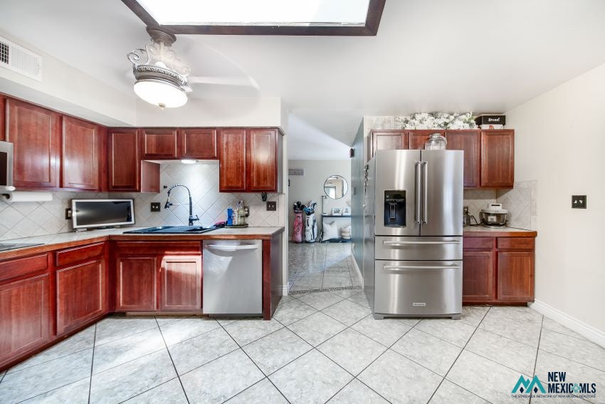 905 Solana Road Carlsbad, NM 88220 - Photo 9 of 45 Gallery Image 9