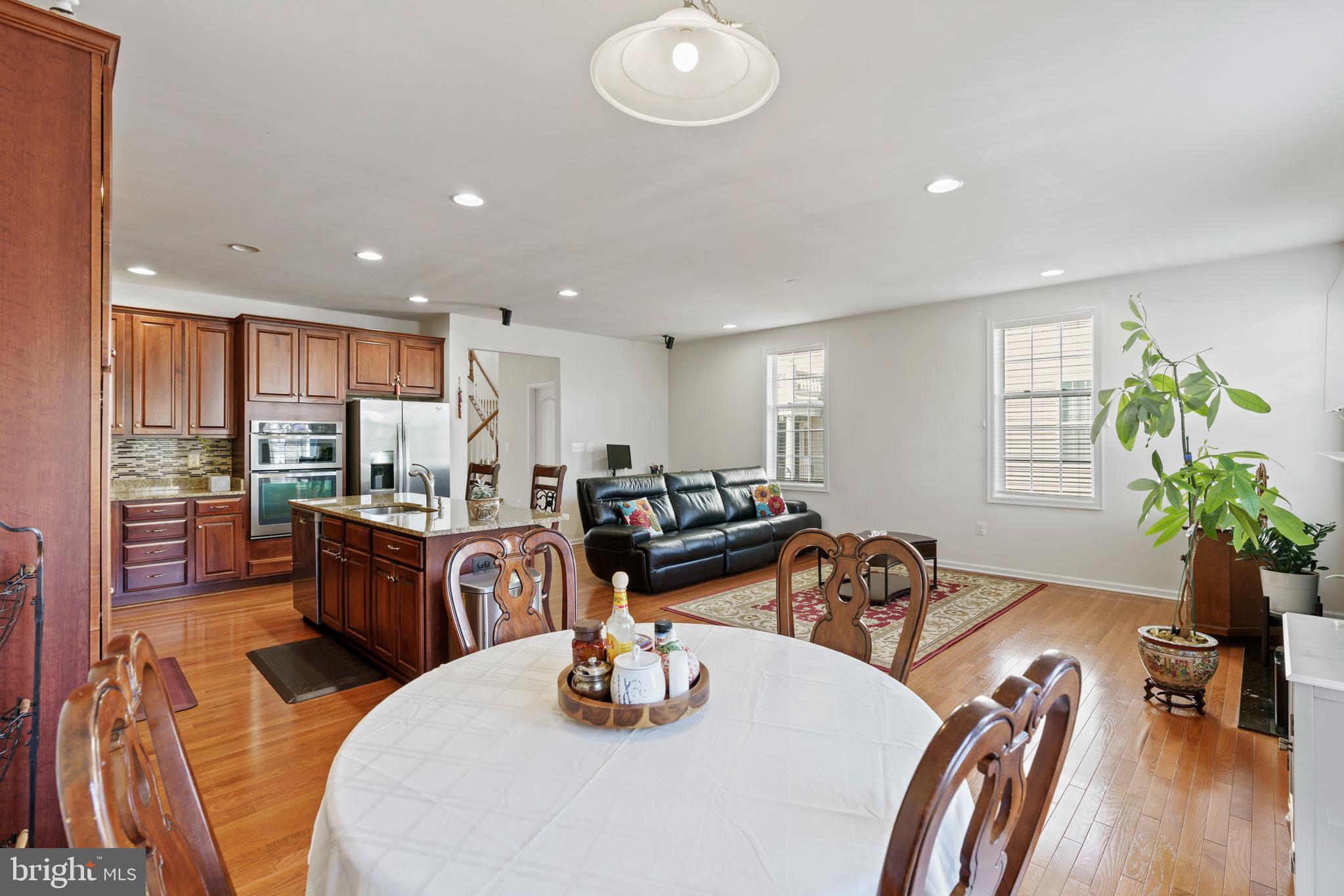 43245 Mitcham Square Ashburn, VA 20148 - Photo 8 of 23