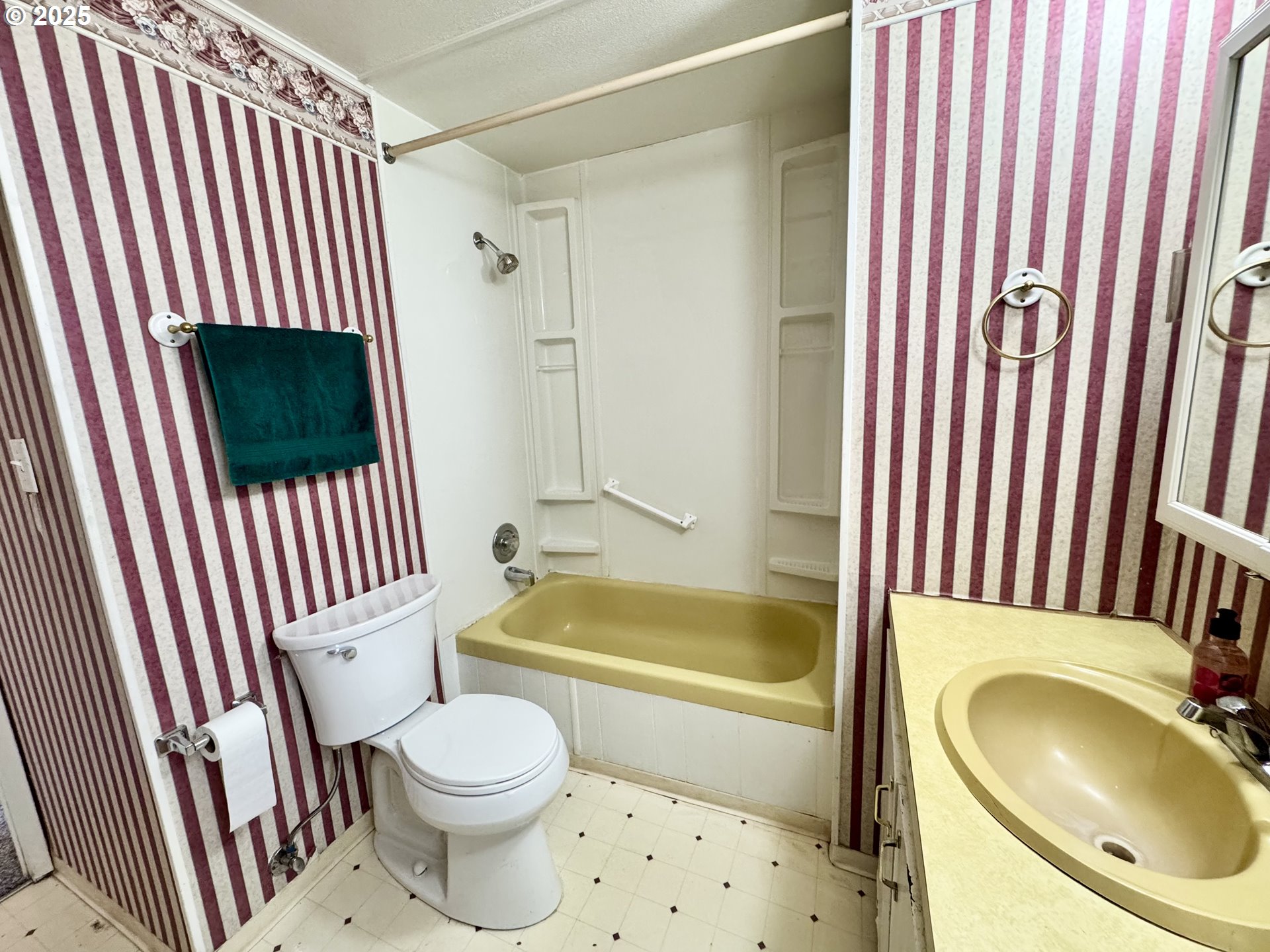 1400 Candlelight Drive, Unit 162 Eugene, OR 97402 - Photo 13 of 16