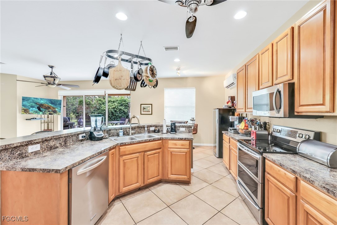 14067 Danpark Loop Fort Myers, FL 33912 - Photo 7 of 41
