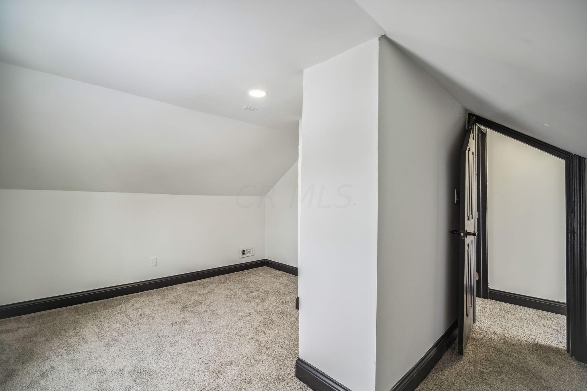 831 Gilbert Street Columbus, OH 43206 - Photo 30 of 40 3-web-or-mls-831-gilbert-st
