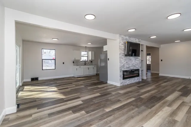 $264,900 | 7604 North 2nd Street, Machesney Park, IL 61115