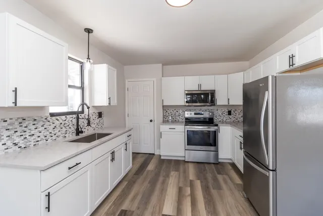 $264,900 | 7604 North 2nd Street, Machesney Park, IL 61115