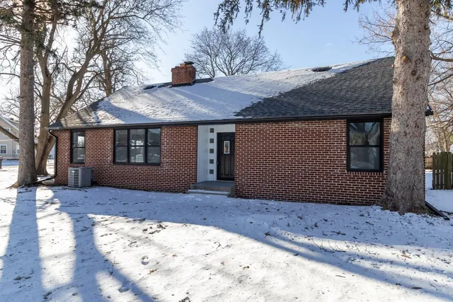 $264,900 | 7604 North 2nd Street, Machesney Park, IL 61115