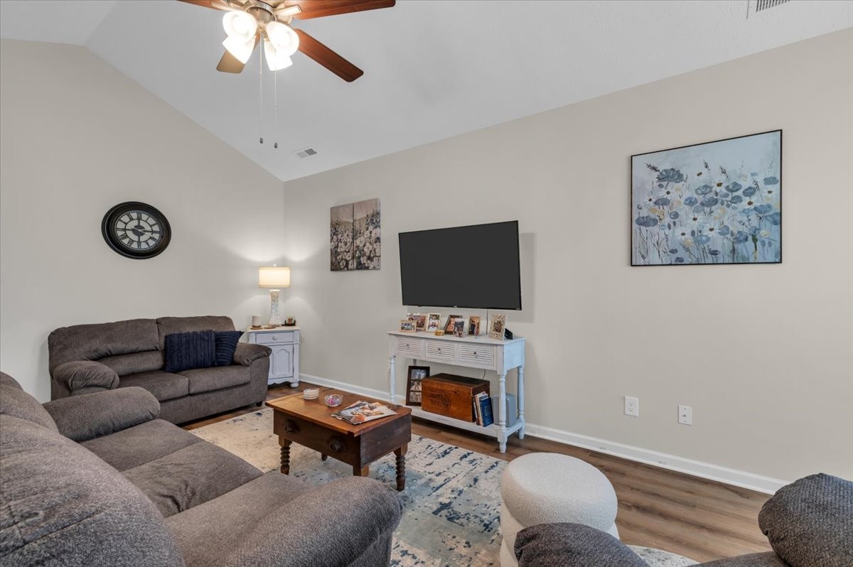 283 Timber Circle Manchester, TN 37355 - Photo 8 of 50