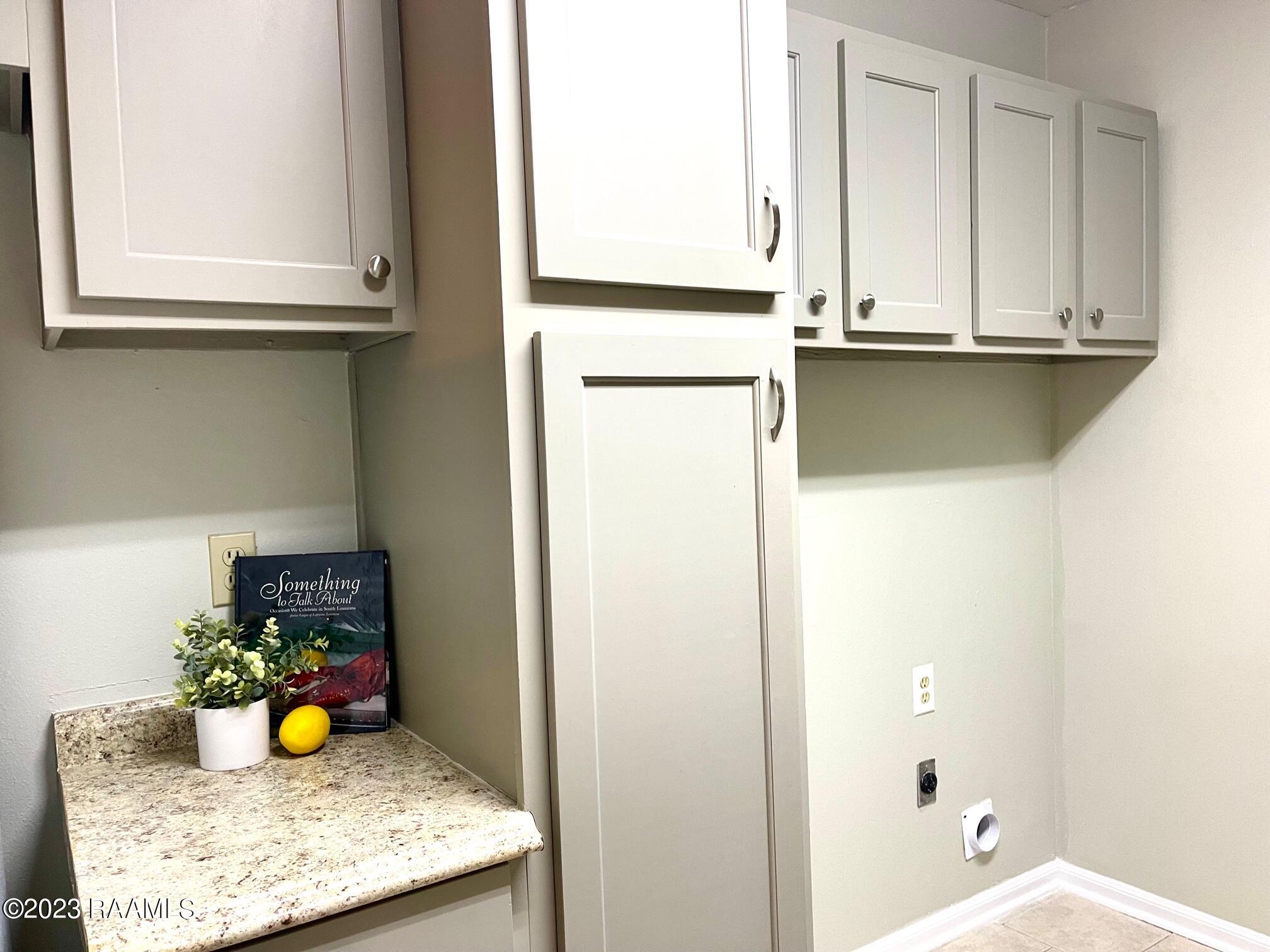701 South College Road, Unit 214 Lafayette, LA 70503 - Photo 5 of 13 IMG_0391