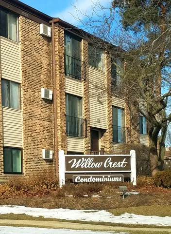 $164,999 | 208 Dunteman Drive, Unit 101, Glendale Heights, IL 60139