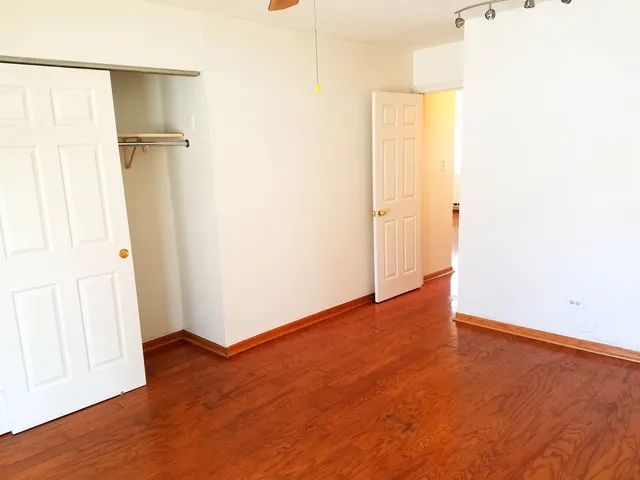 $164,999 | 208 Dunteman Drive, Unit 101, Glendale Heights, IL 60139