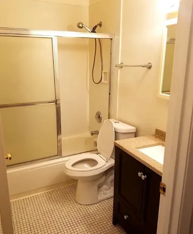 $164,999 | 208 Dunteman Drive, Unit 101, Glendale Heights, IL 60139