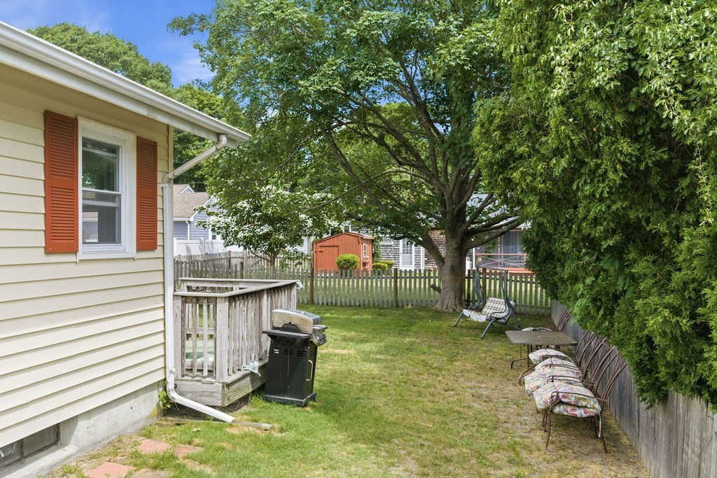 117 Fales Road Bristol, RI 02809 - Photo 5 of 42