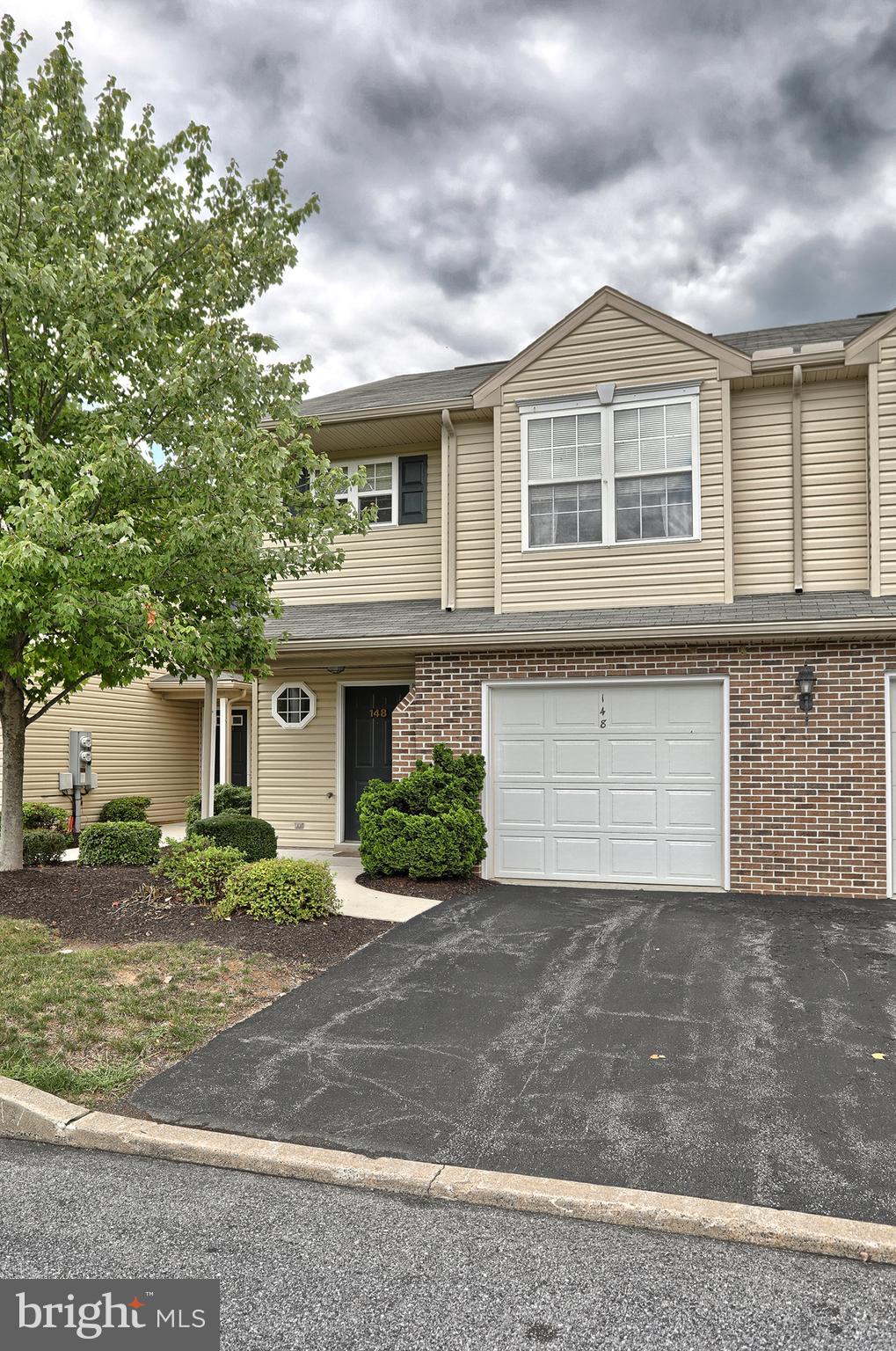 148 Sparrow Road Hummelstown, PA 17036 - Photo 2 of 24 Gallery Image 2