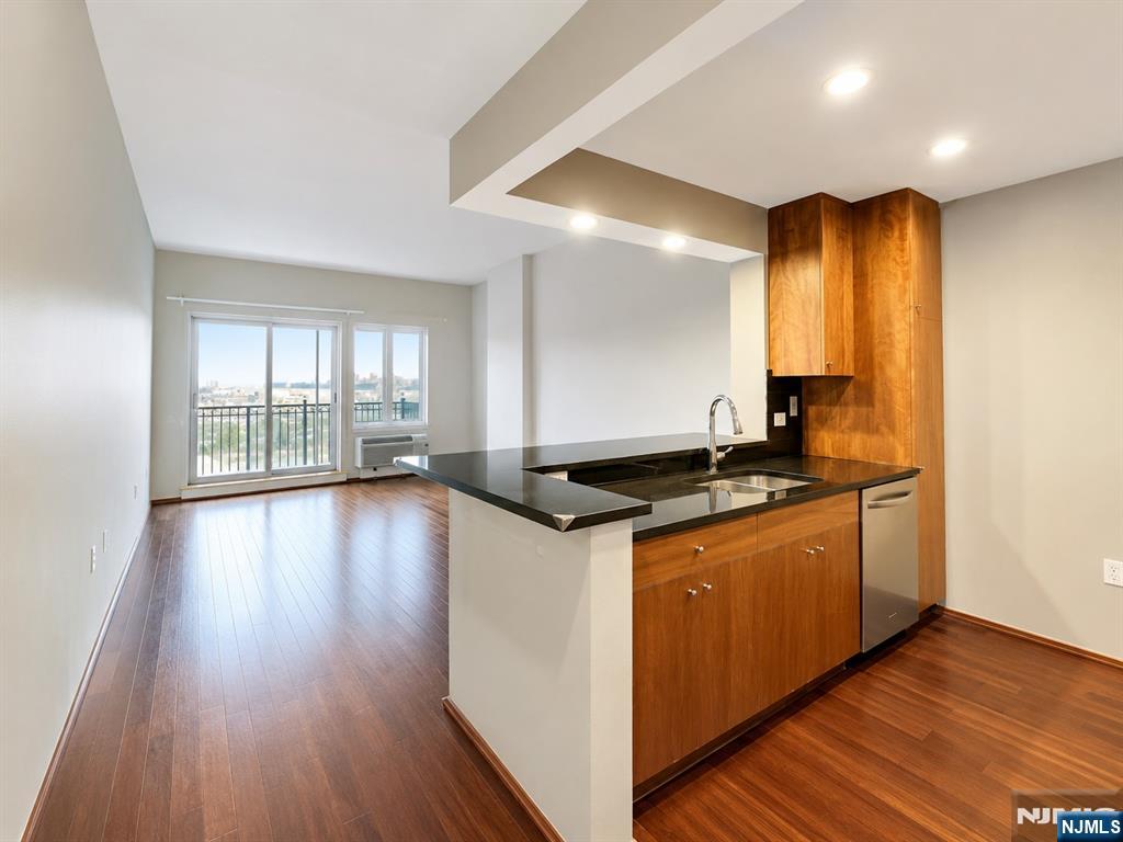 3514 City Place Edgewater, NJ 07020 - Photo 3 of 12