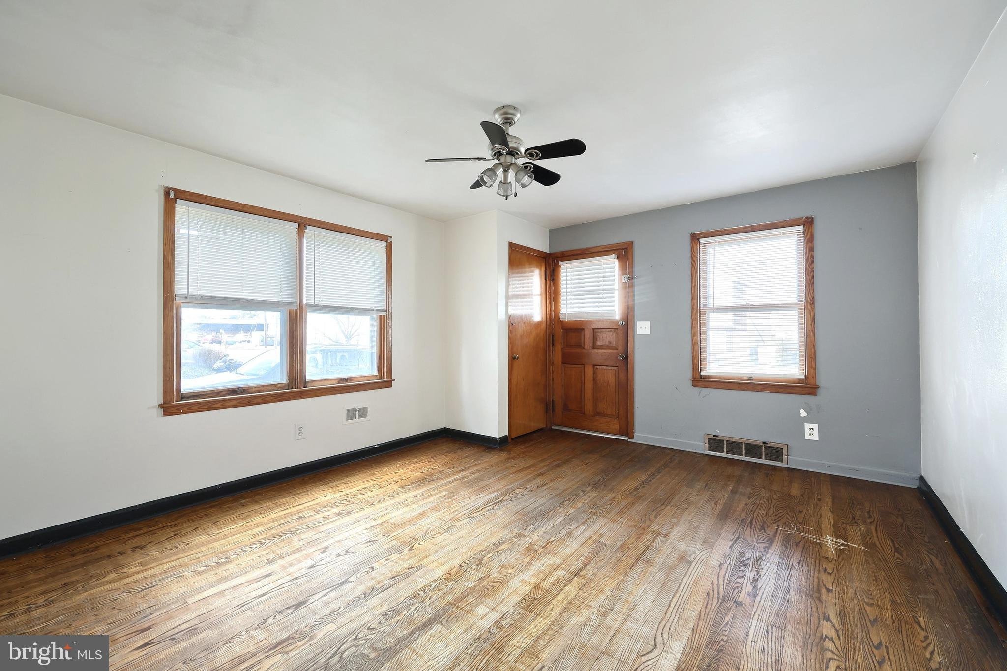 450 West Walnut Street Hanover, PA 17331 - Photo 13 of 30 Interior photos from 452 side only