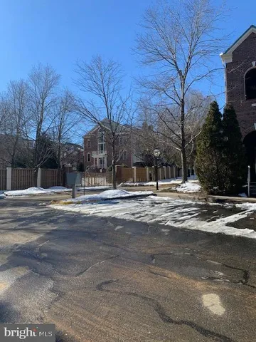 $2,300 | 4120 Vanderbilt Court, Unit 301, Fairfax, VA 22030