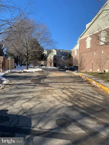 $2,300 | 4120 Vanderbilt Court, Unit 301, Fairfax, VA 22030