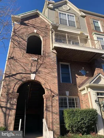 $2,300 | 4120 Vanderbilt Court, Unit 301, Fairfax, VA 22030