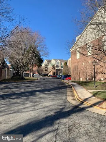 $2,300 | 4120 Vanderbilt Court, Unit 301, Fairfax, VA 22030