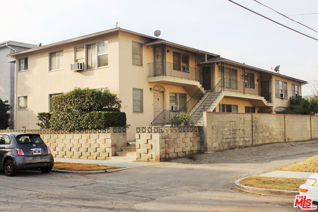247 North Maple Street Burbank, CA 91505 - Photo 1 of 15