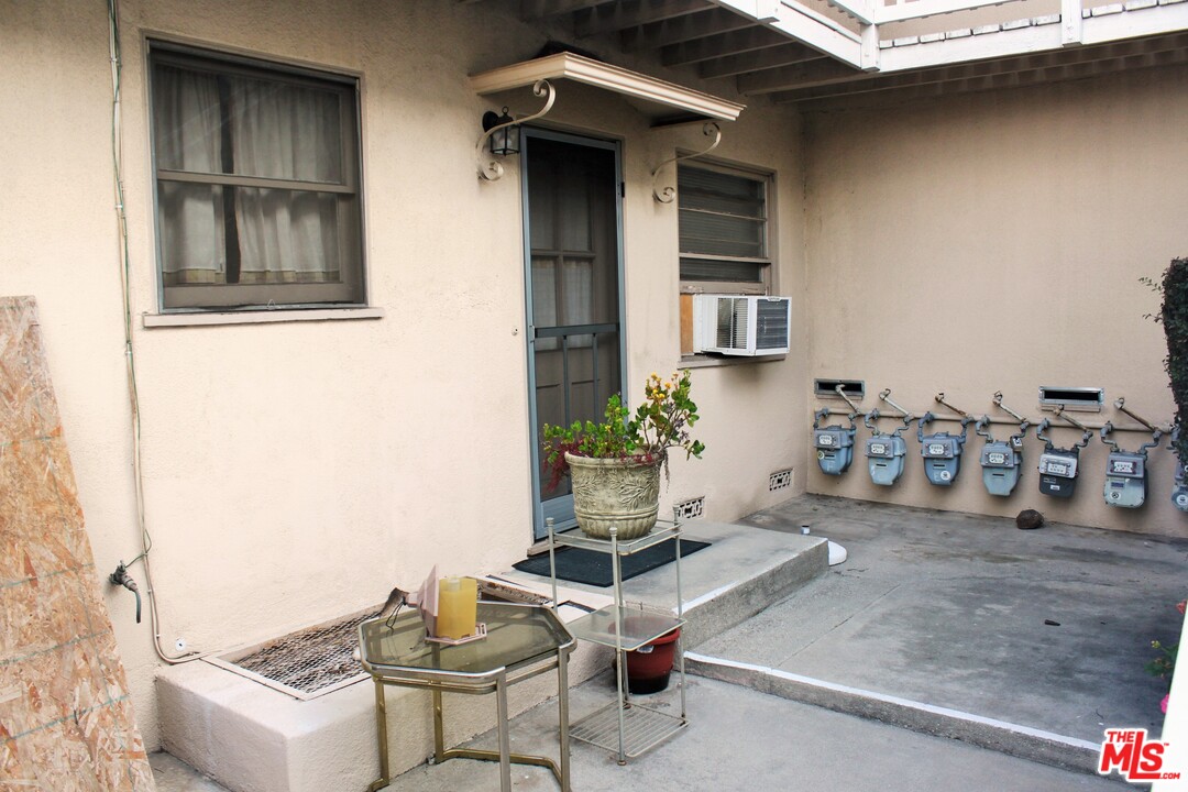 247 North Maple Street Burbank, CA 91505 - Photo 7 of 15