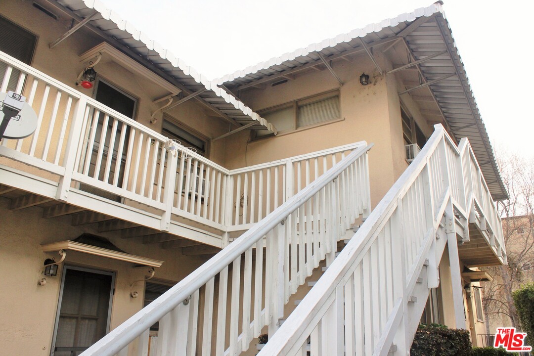 247 North Maple Street Burbank, CA 91505 - Photo 8 of 15
