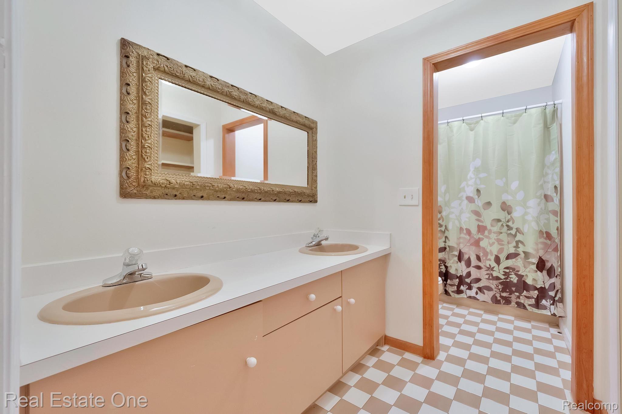2700 Hadley Road Lapeer, MI 48446 - Photo 43 of 64 Upstairs bath, double sink