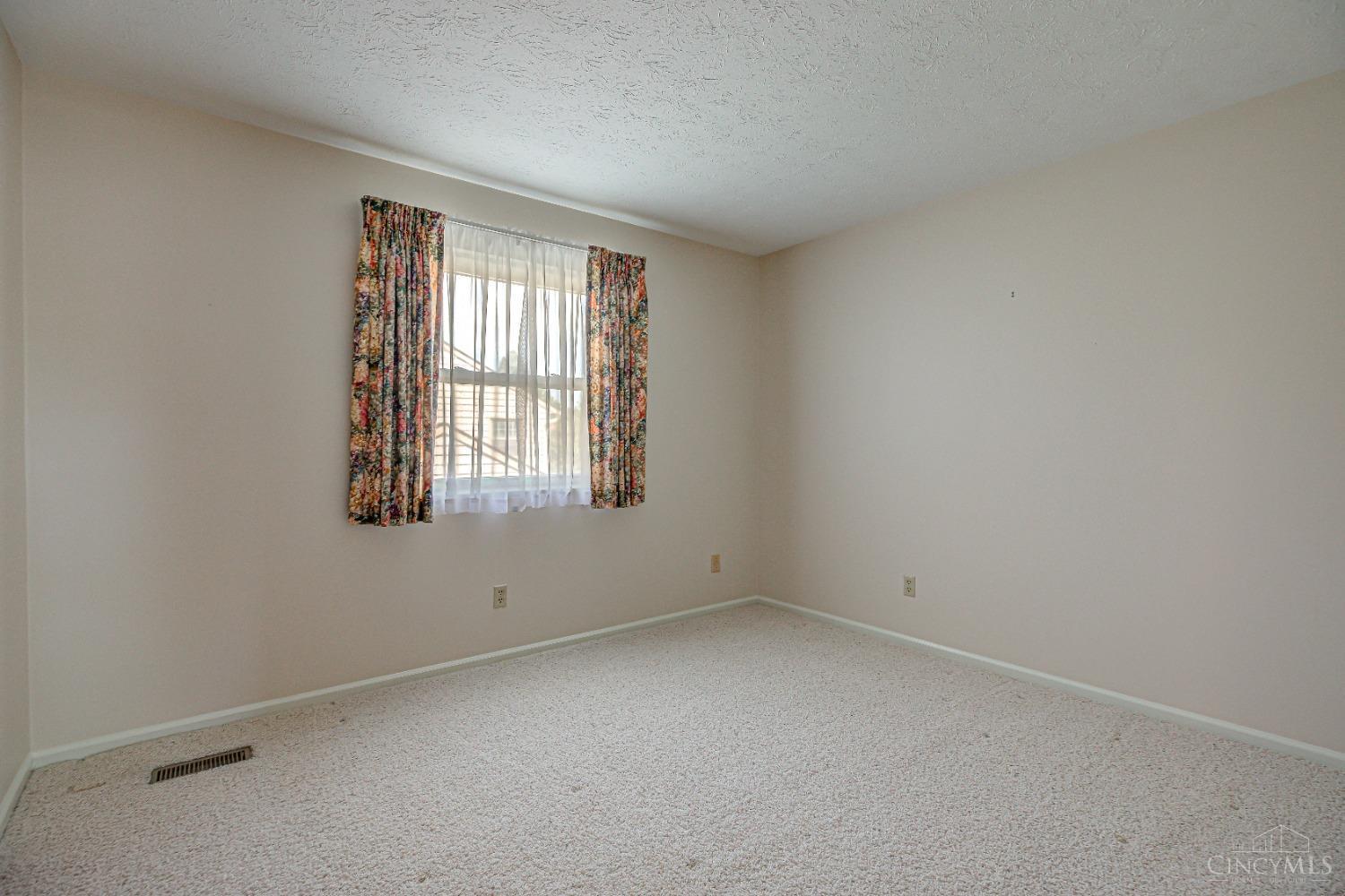 918 Yorkhaven Road Springdale, OH 45240 - Photo 21 of 28