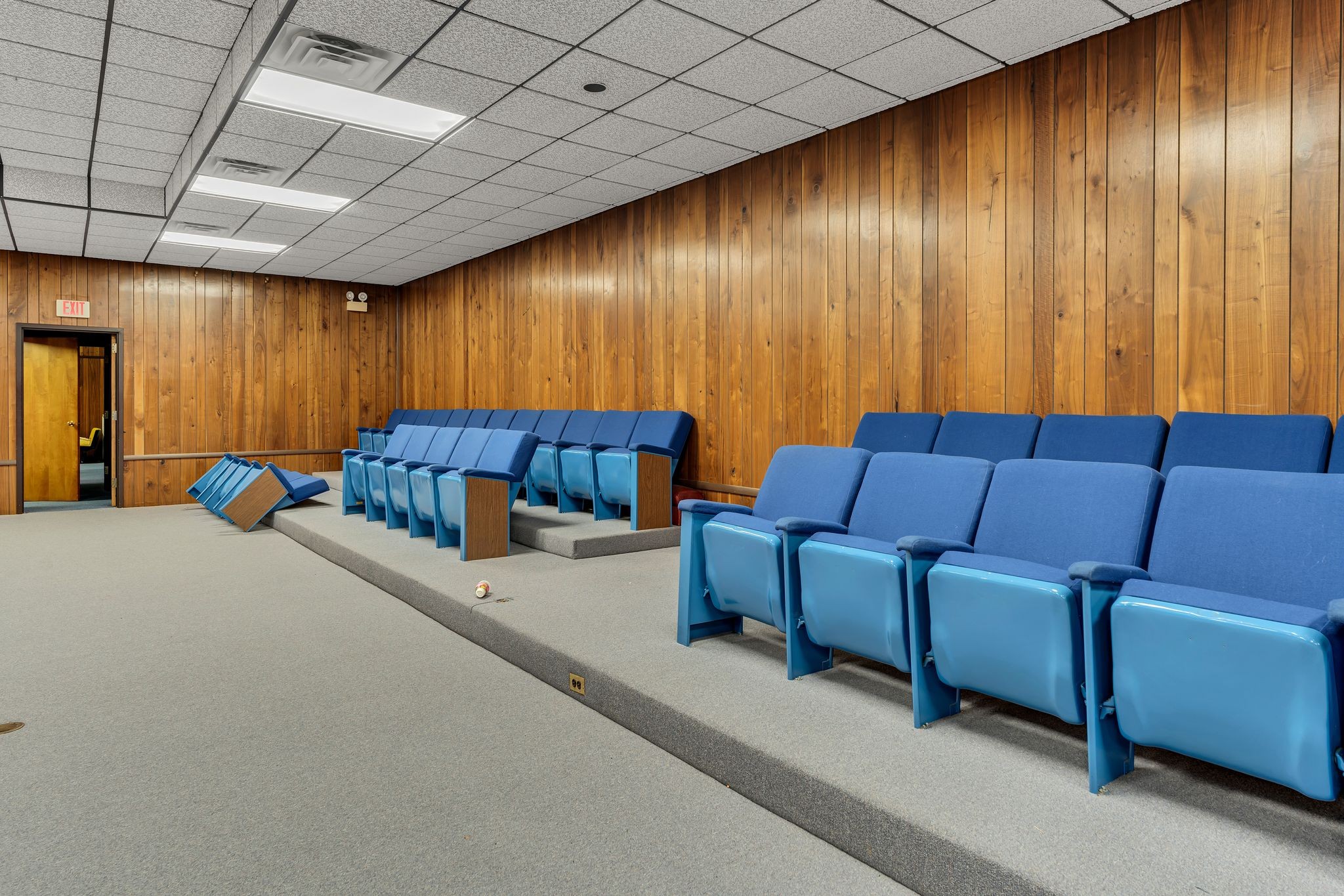 210 Woodruff Street Madison, TN 37115 - Photo 16 of 30 a living room with furniture