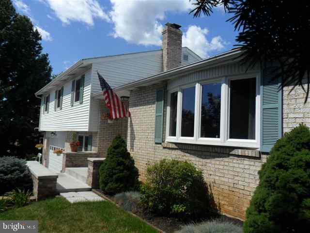 208 Fineview Road Camp Hill, PA 17011 - Photo 1 of 25 Gallery Image 1