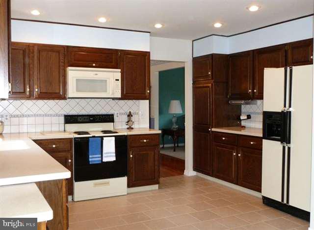 208 Fineview Road Camp Hill, PA 17011 - Photo 7 of 25 Gallery Image 7