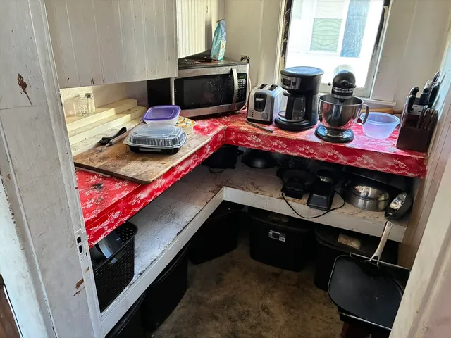 $194,900 | 188 Windsor Street, West Springfield, MA 01089