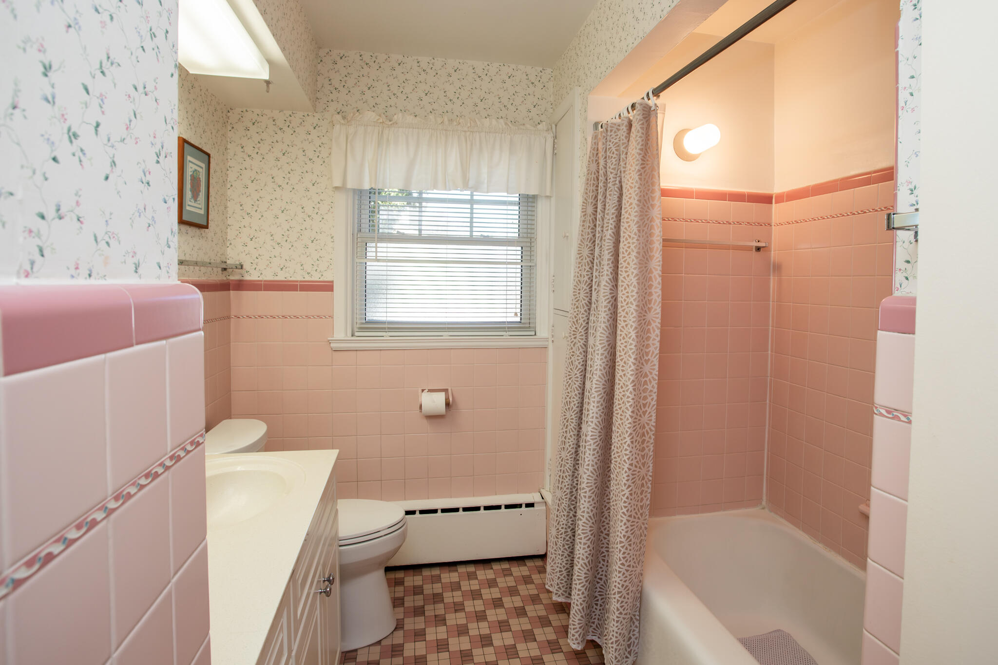 2802 North 6th Street Sheboygan, WI 53083 - Photo 27 of 49 Main Floor Bathroom