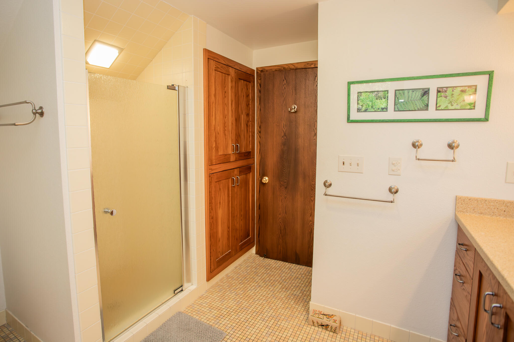 2802 North 6th Street Sheboygan, WI 53083 - Photo 41 of 49 Second Floor Bathroom