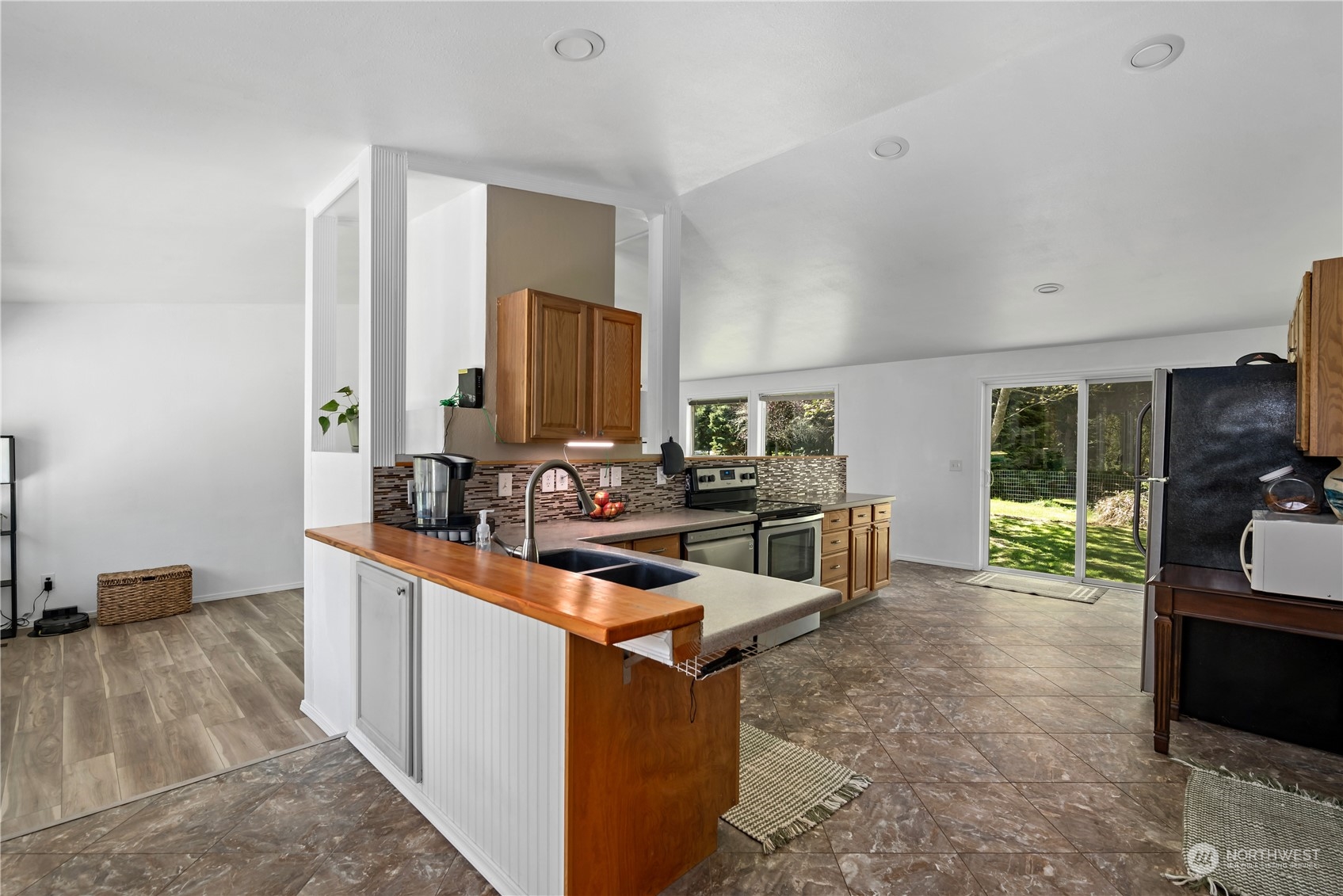 2717 Busby Road Oak Harbor, WA 98277 - Photo 9 of 39 Gallery Image 9