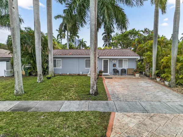 $675,000 | 918 Northeast 4th Street, Hallandale Beach, FL 33009