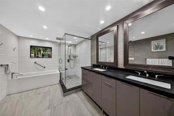 $675,000 | 918 Northeast 4th Street, Hallandale Beach, FL 33009