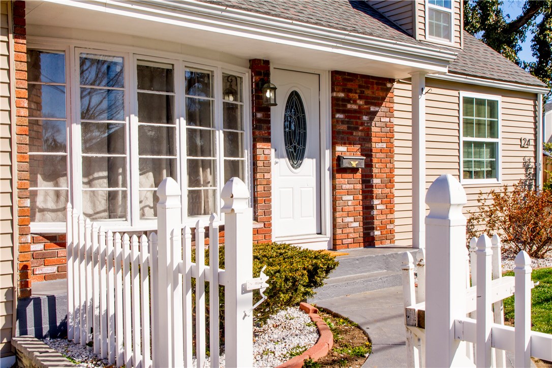 24 Hopeview Street Coventry, RI 02816 - Photo 3 of 23 Gallery Image 3