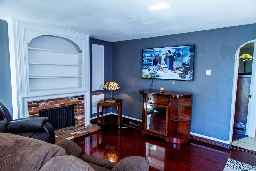 24 Hopeview Street Coventry, RI 02816 - Photo 4 of 23 Gallery Image 4