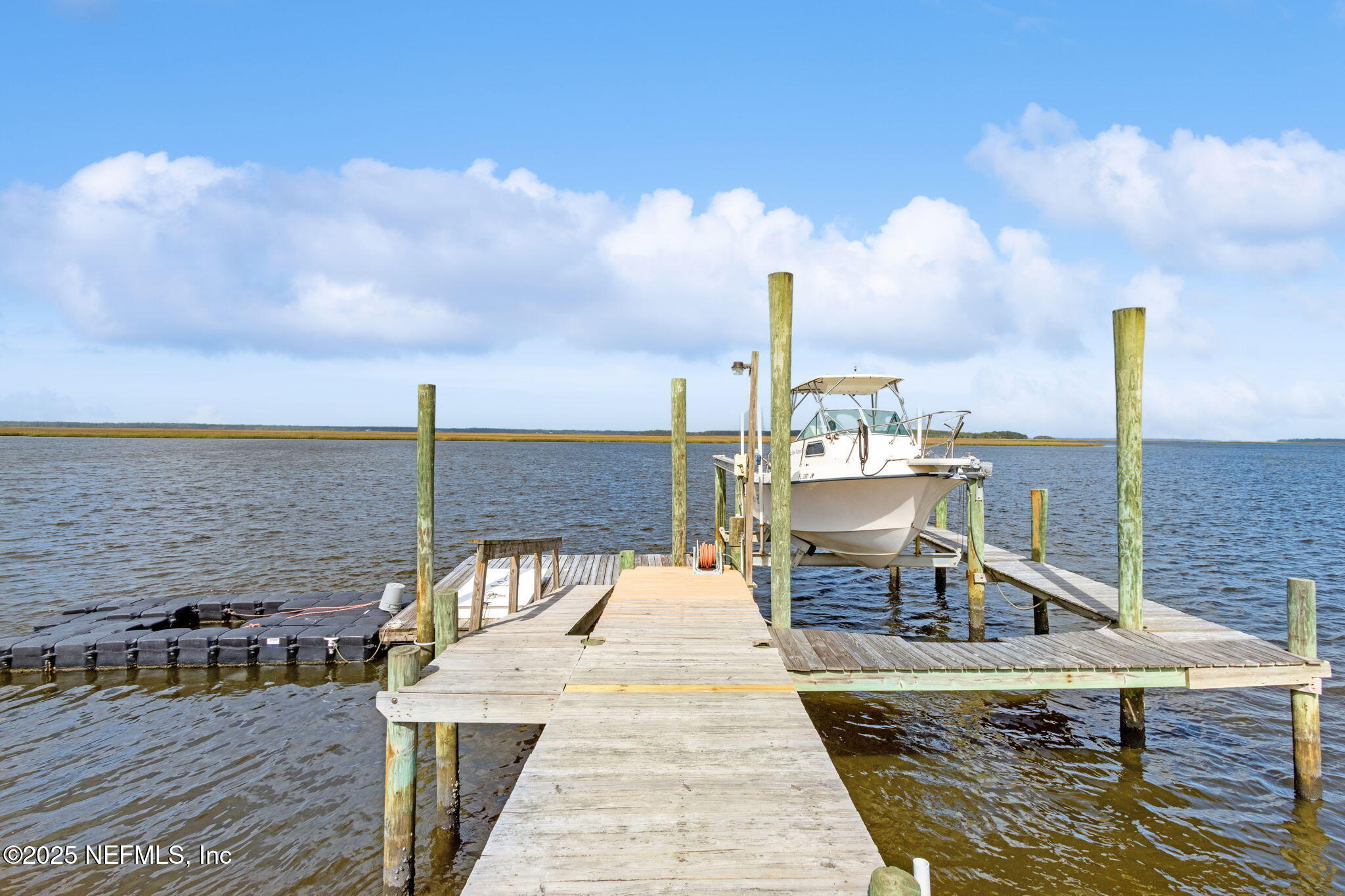 53-web-or-mls-16026 Shark Rd W-13