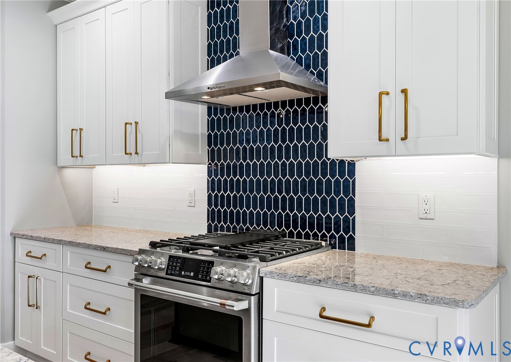 3107 Handley Road Midlothian, VA 23113 - Photo 15 of 50 Tile backsplash and under cabinet lighting
