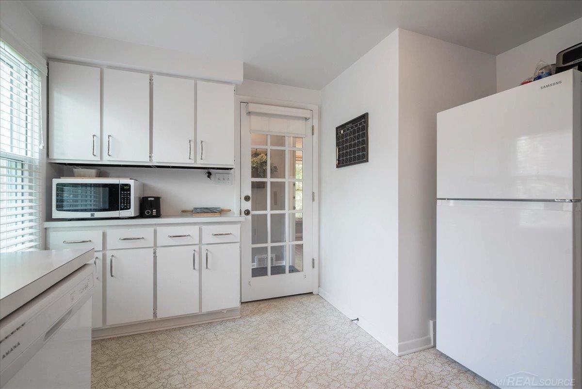 735 Harcourt Road, Unit 737 HARCOURT ROAD Grosse Pointe Park, MI 48230 - Photo 9 of 35