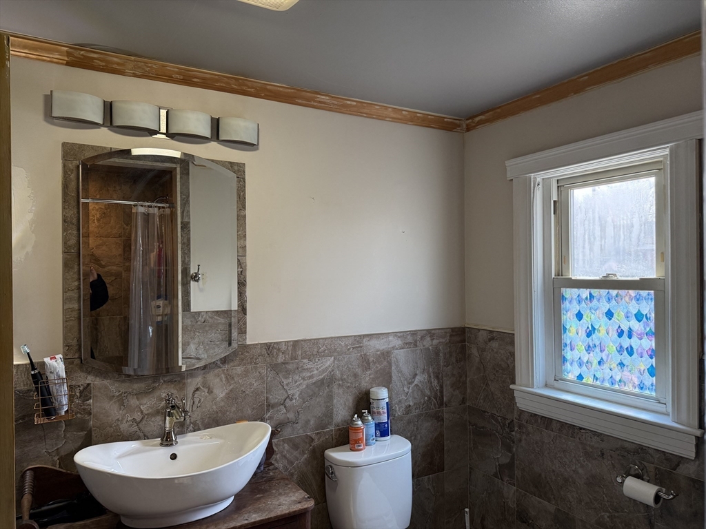 21 Spaulding Street Quincy, MA 02169 - Photo 4 of 9