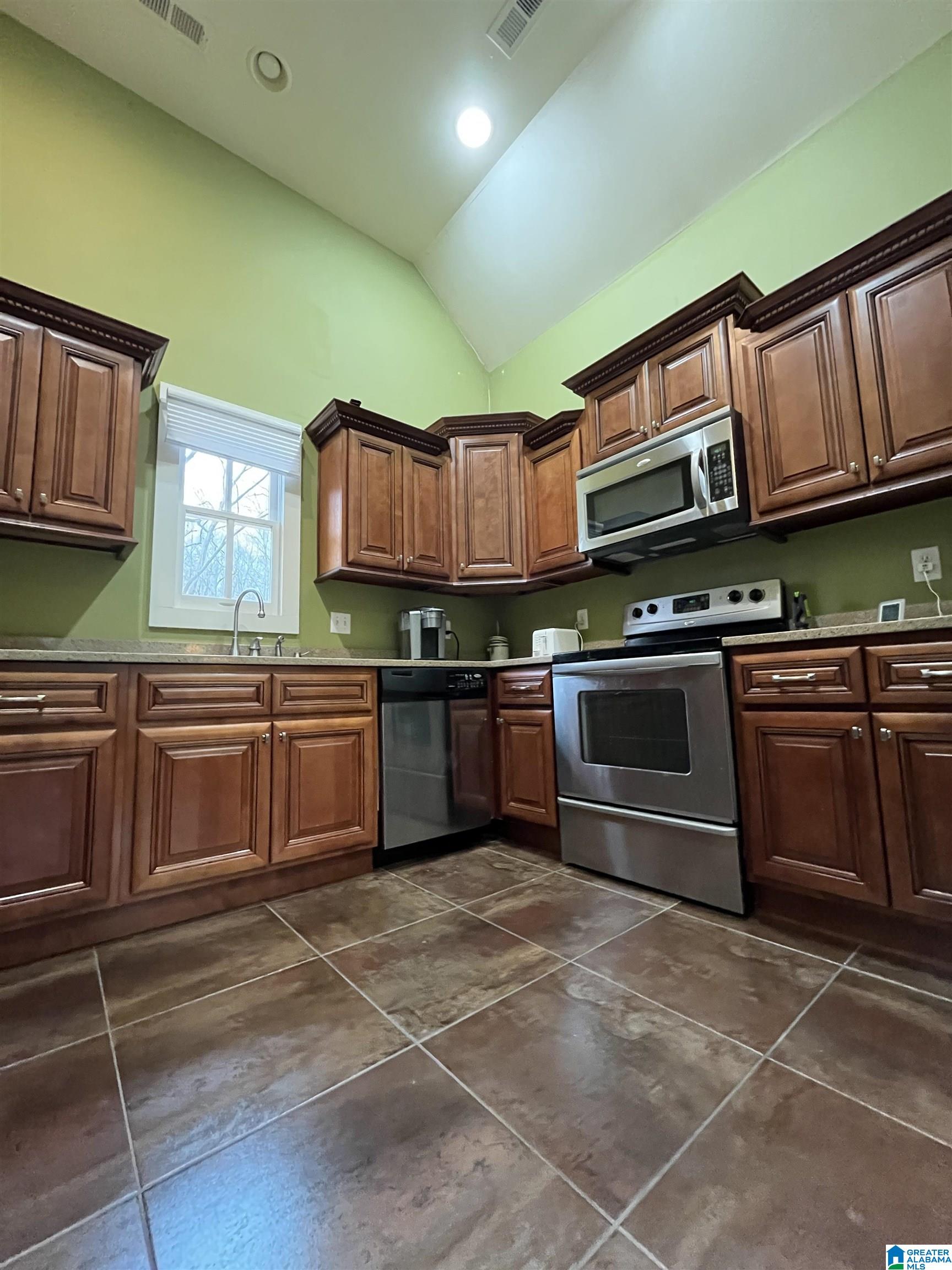 90 Randolph Road Hayden, AL 35079 - Photo 11 of 34