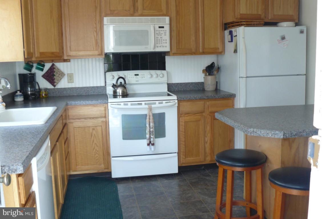 416 South Cedar Street Lititz, PA 17543 - Photo 3 of 28
