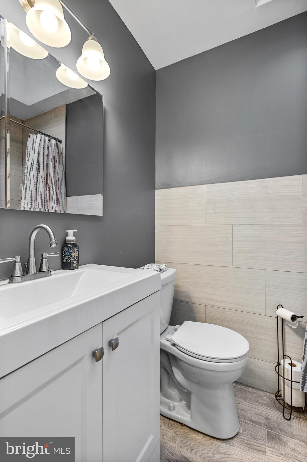 3622 Newberry Road Philadelphia, PA 19154 - Photo 11 of 22 Bathroom Upper Level