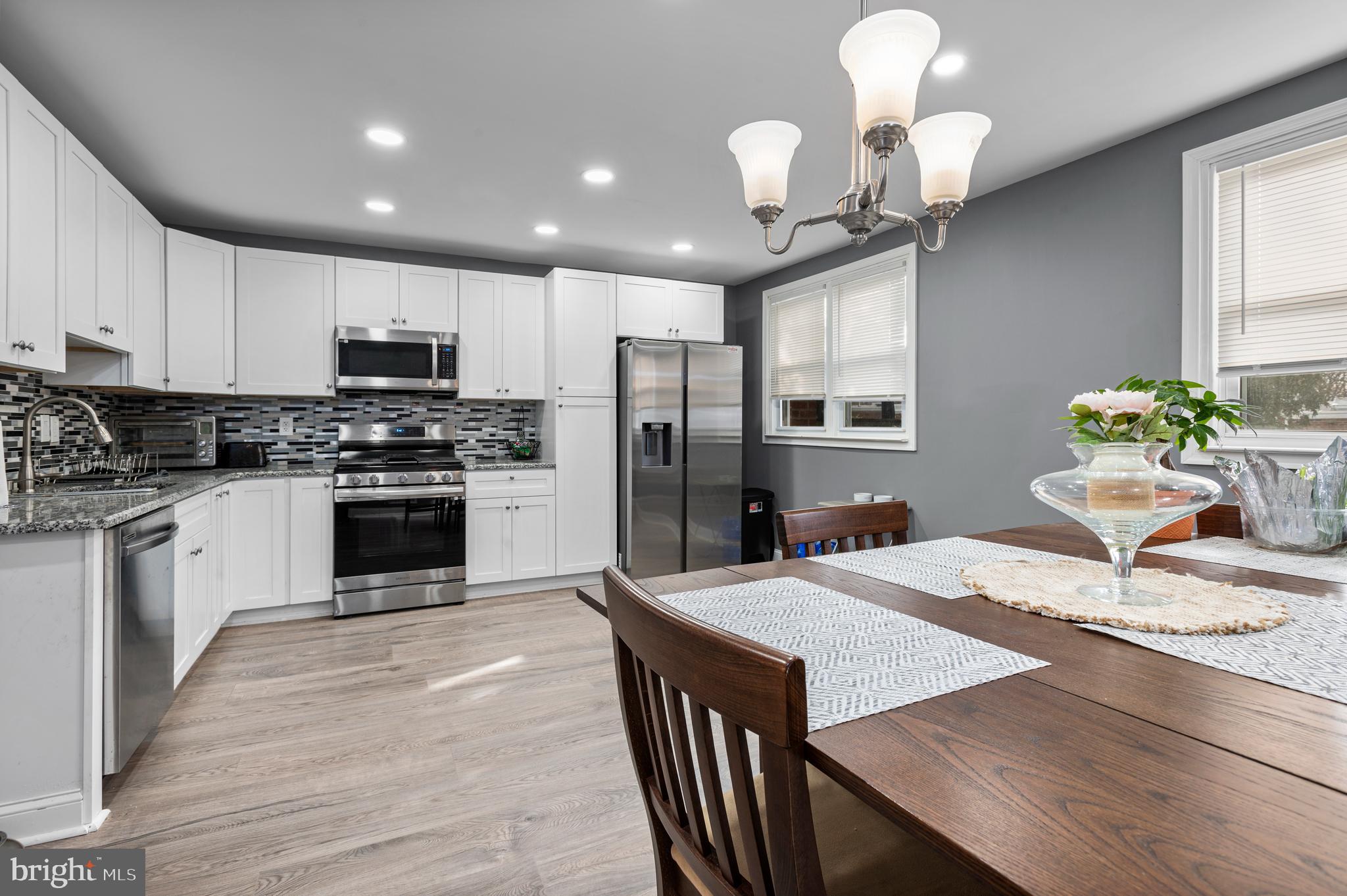 3622 Newberry Road Philadelphia, PA 19154 - Photo 8 of 22 Dining and Kitchen Area