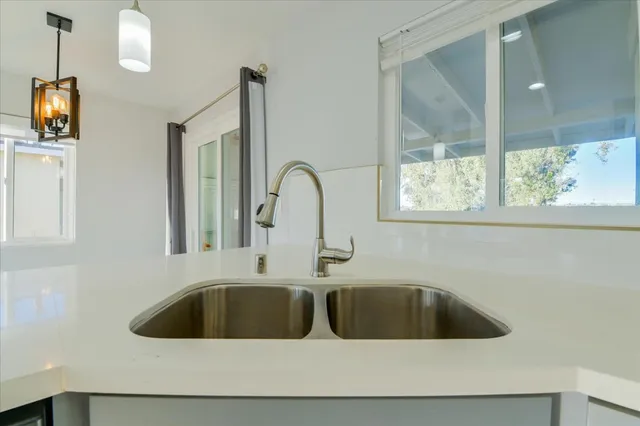 $3,825 | 2563 Roseview Place, San Diego, CA 92105