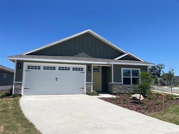 a front view of house with yard