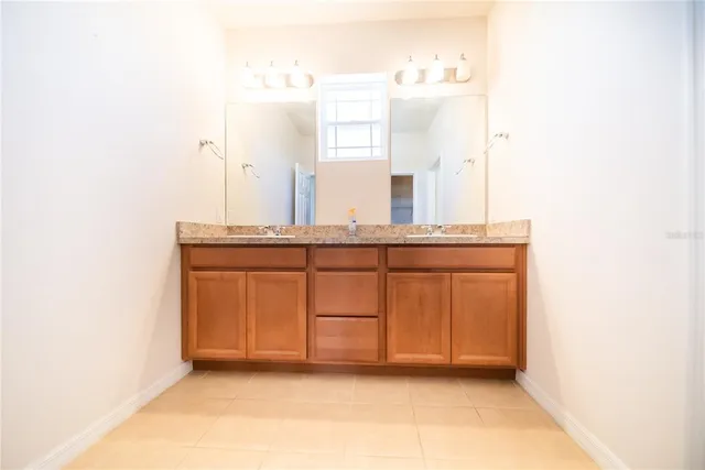 $2,600 | 980 Lakefront Village Drive, Clermont, FL 34711