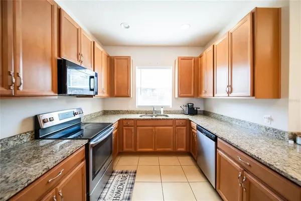 $2,500 | 980 Lakefront Village Drive, Clermont, FL 34711