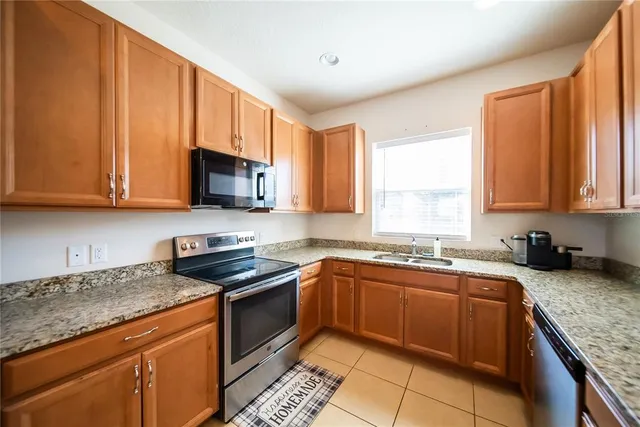 $2,600 | 980 Lakefront Village Drive, Clermont, FL 34711